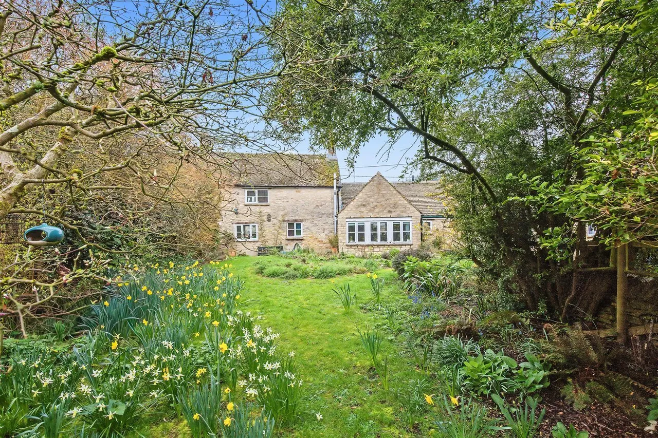 Church Road, North Leigh, OX29, photo 13