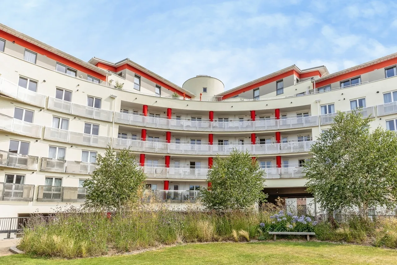 1 bed flat for sale, The Crescent, Hannover Quay, BS1
