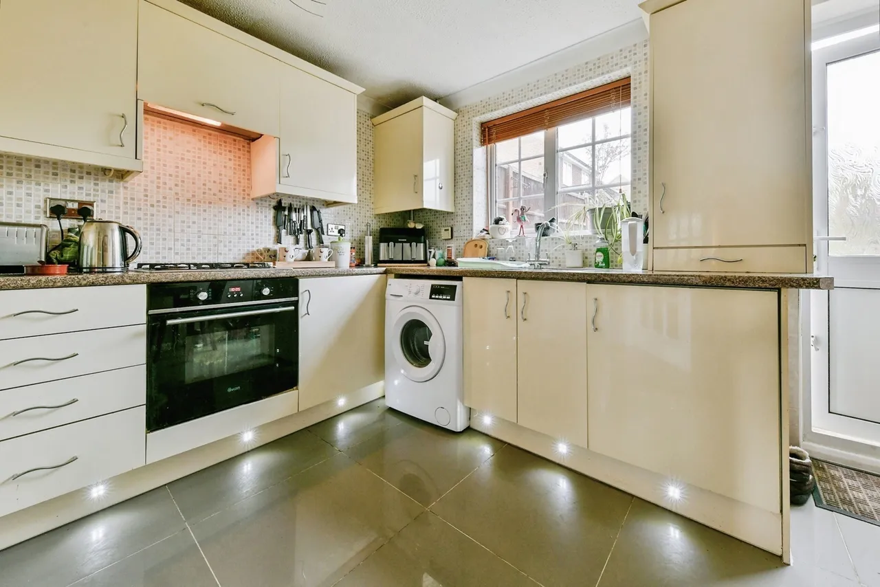 Lime Close, Stevenage, Hertfordshire, SG2, photo 2