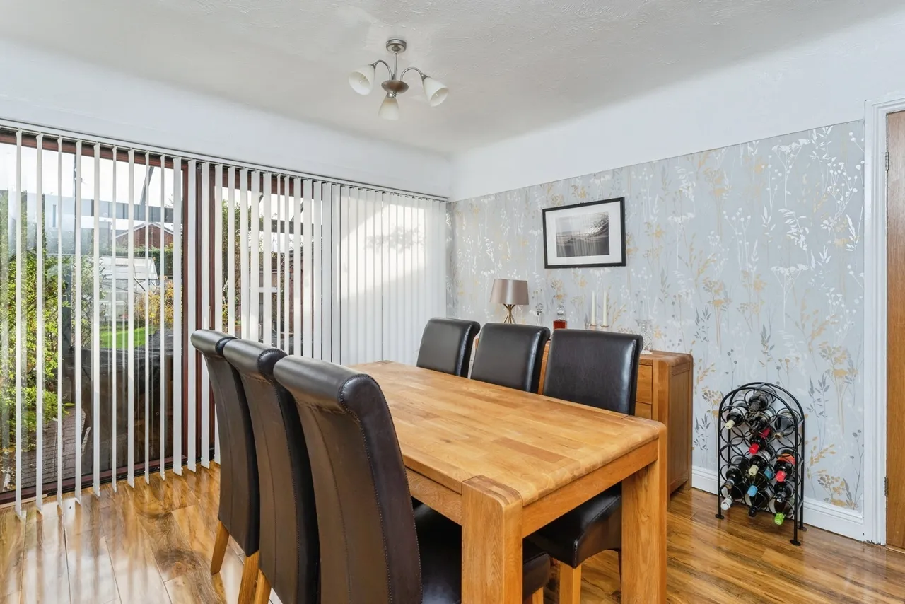 Adam Avenue, Great Sutton, CH66, photo 7