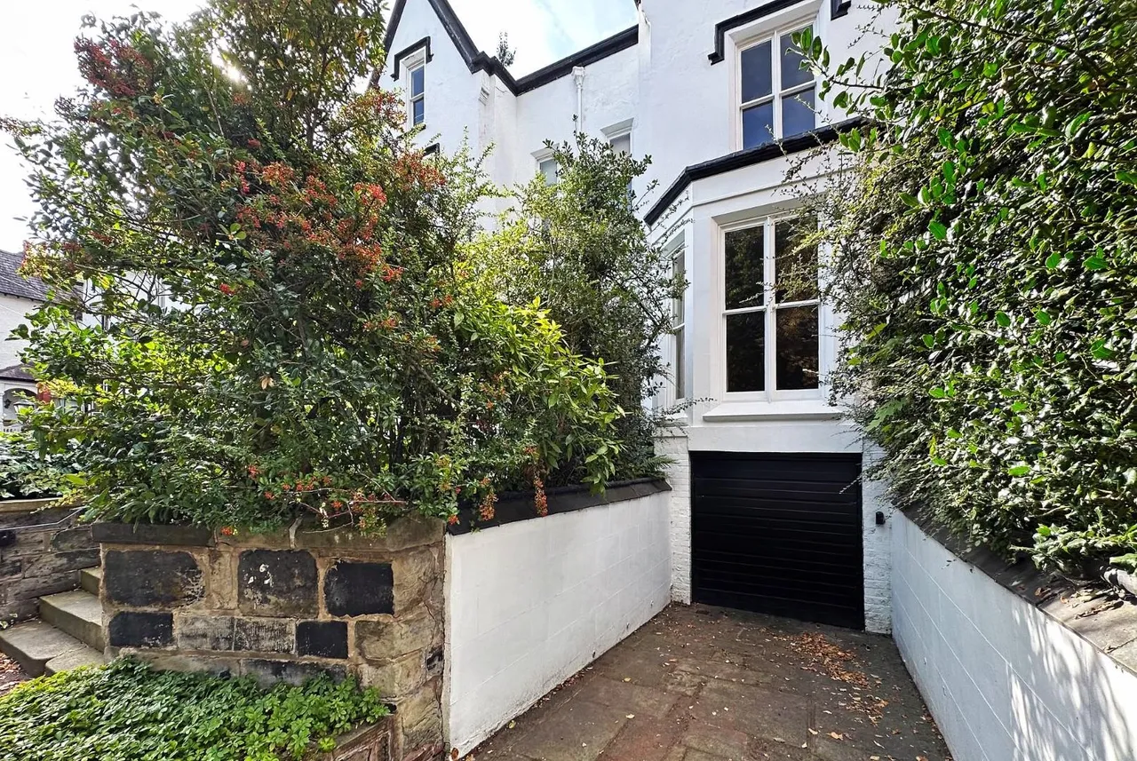 Stamford Road, Bowdon, Cheshire WA14 2JU, photo 15
