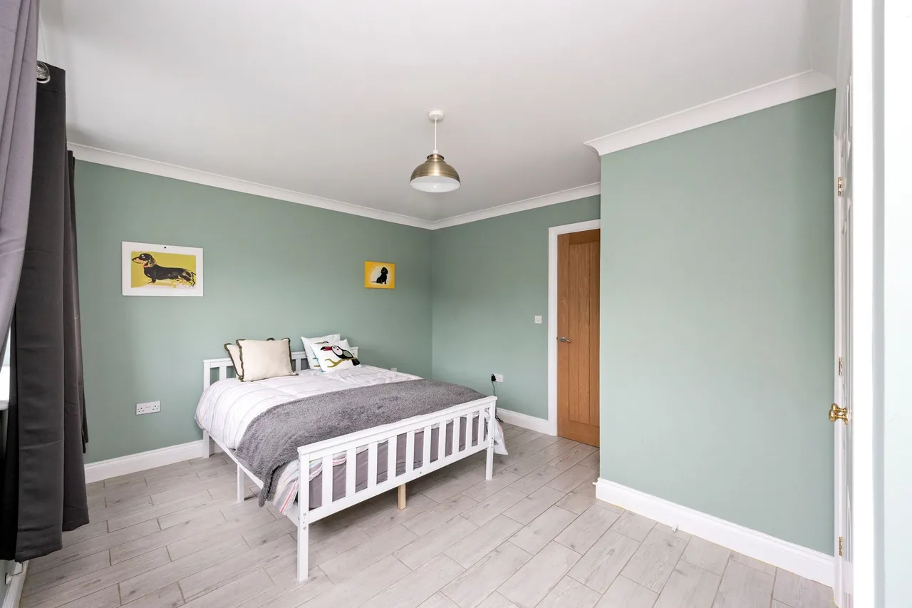 Dew Pond Close, Horsham, RH13, photo 14