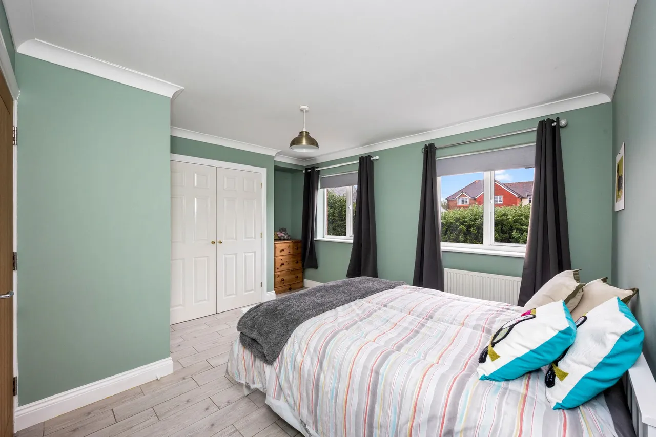 Dew Pond Close, Horsham, RH13, photo 8