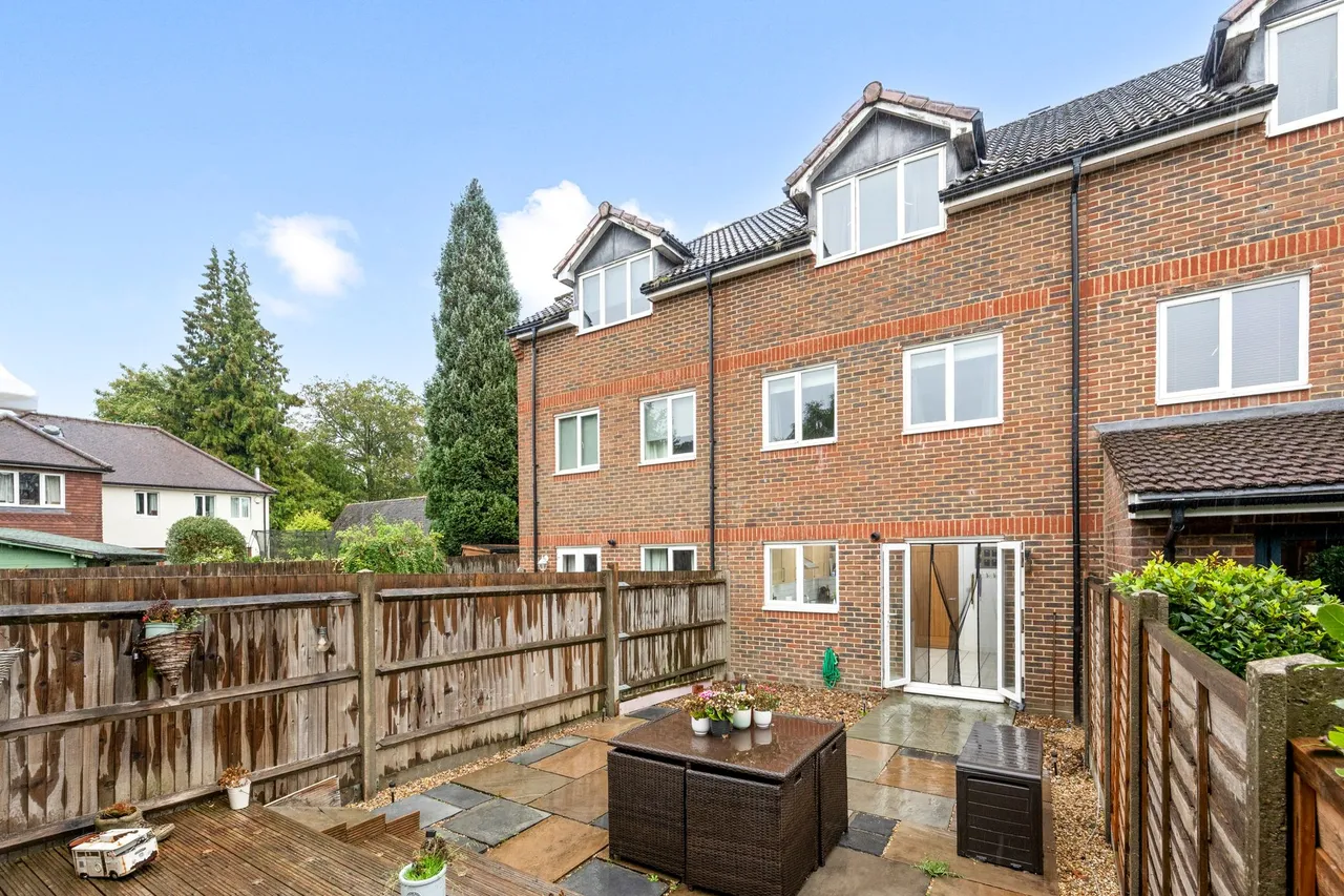 Dew Pond Close, Horsham, RH13, photo 4