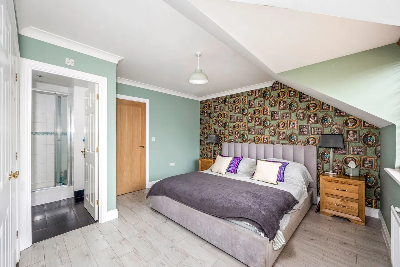 Dew Pond Close, Horsham, RH13, photo 9