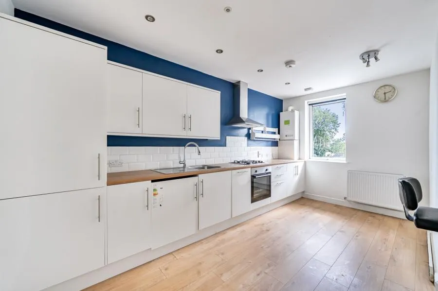 Staines Road, Feltham, TW14, photo 5