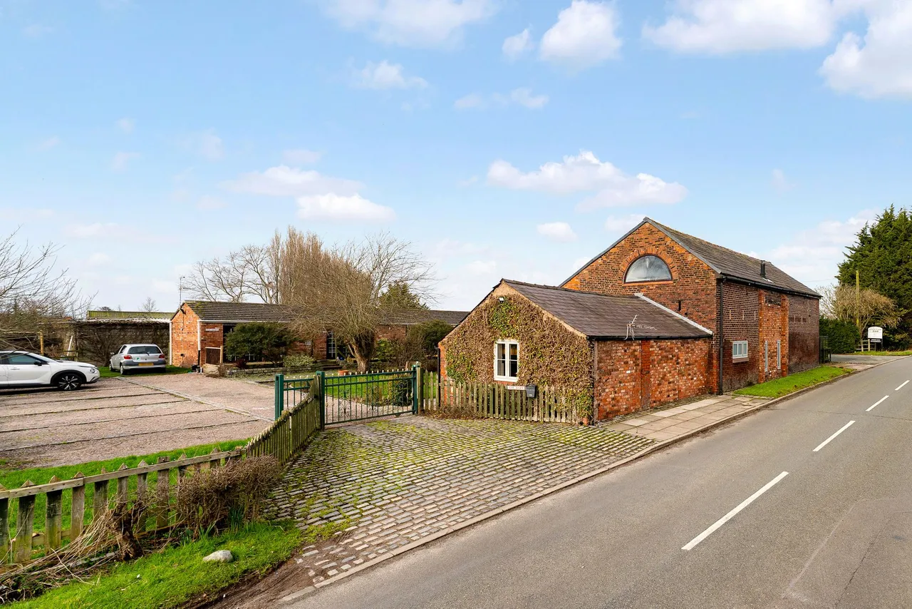 The Barn Ramsbrook Lane, Hale Village, Liverpool, Liverpool, L24 5RP, photo 47