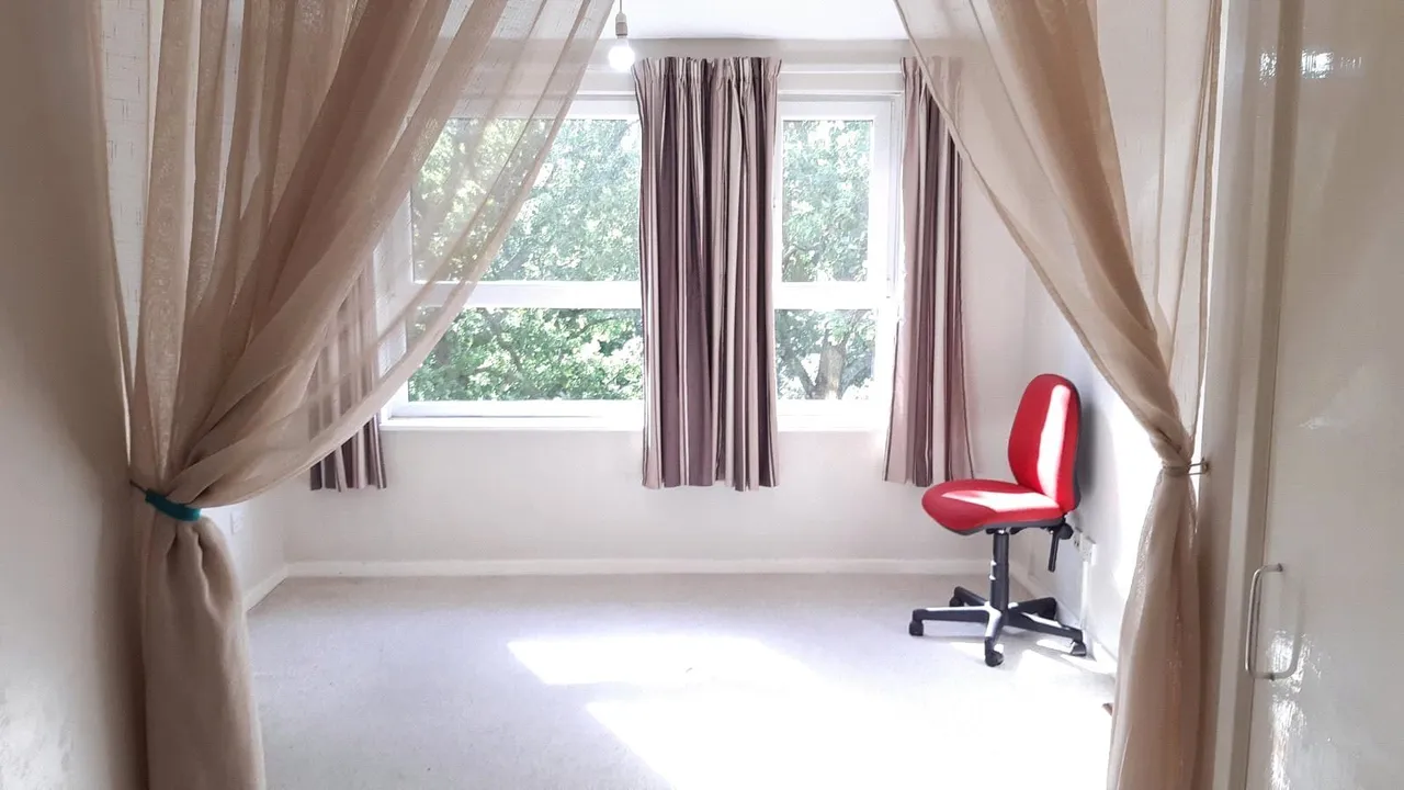Bowen Court, Wake Green Park, B13, photo 6