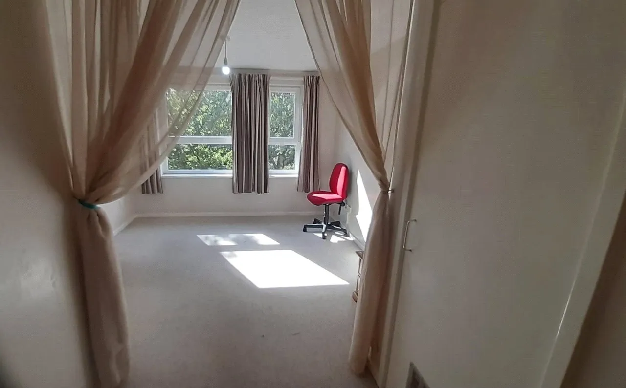 Bowen Court, Wake Green Park, B13, photo 8
