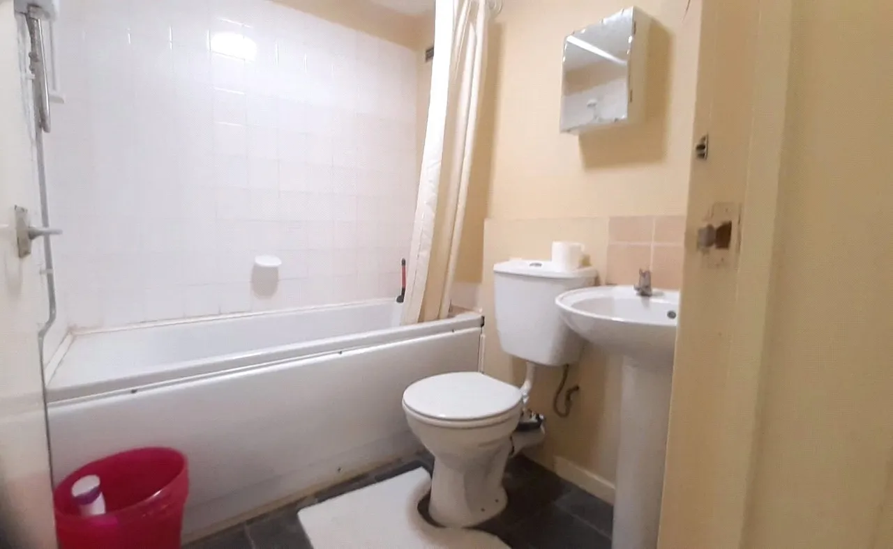 Bowen Court, Wake Green Park, B13, photo 9