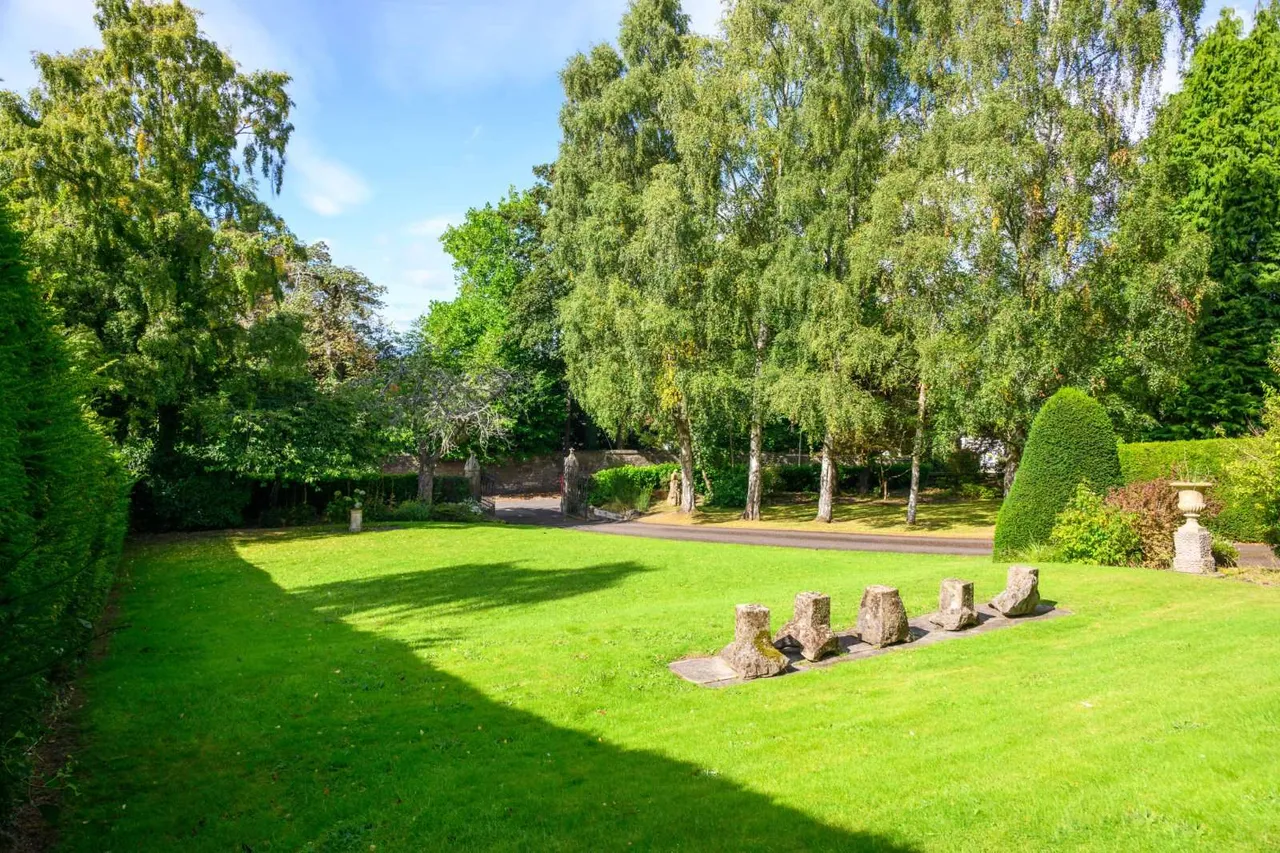 Kinnoull Terrace, Perth, PH2, photo 25