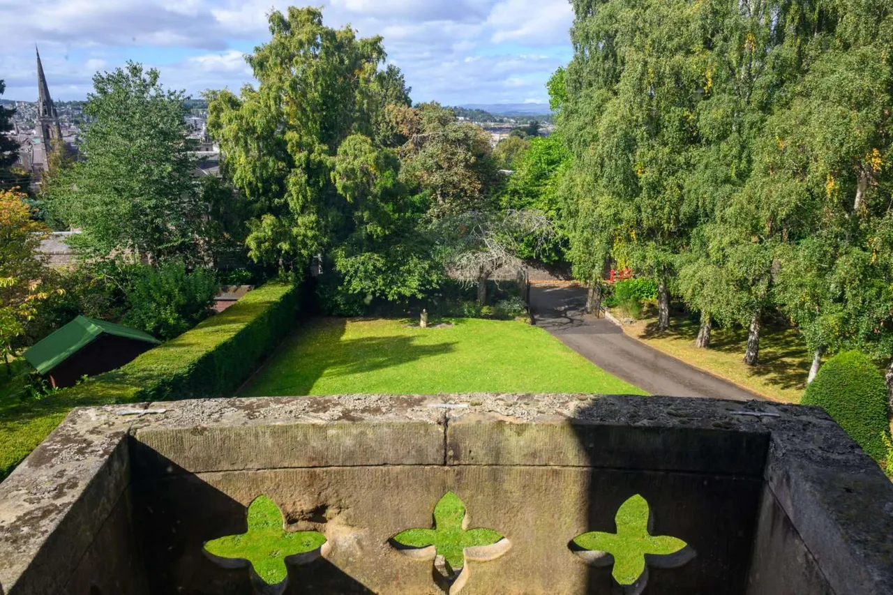 Kinnoull Terrace, Perth, PH2, photo 22