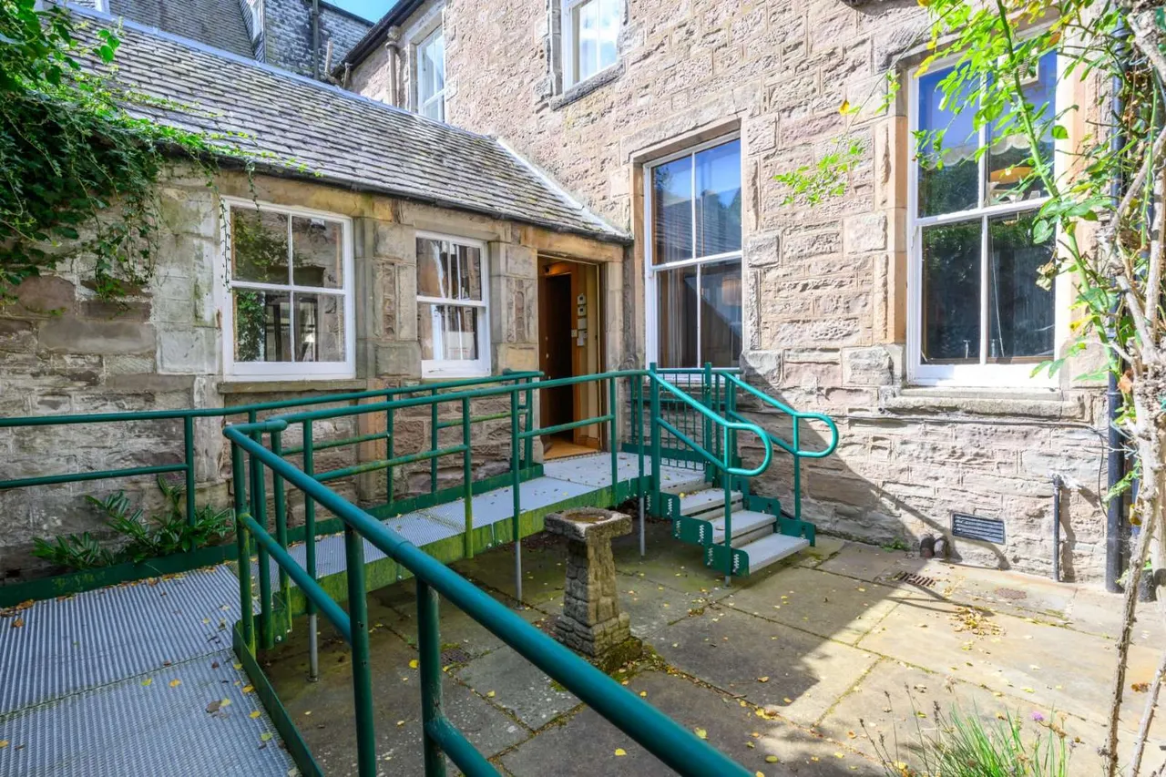 Kinnoull Terrace, Perth, PH2, photo 21