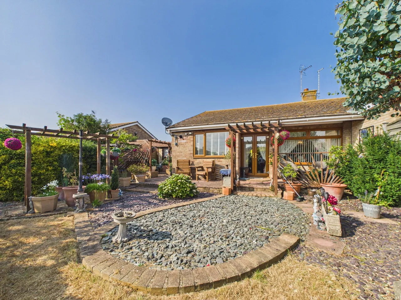 2 bed house for sale, Mount View Road, Herne