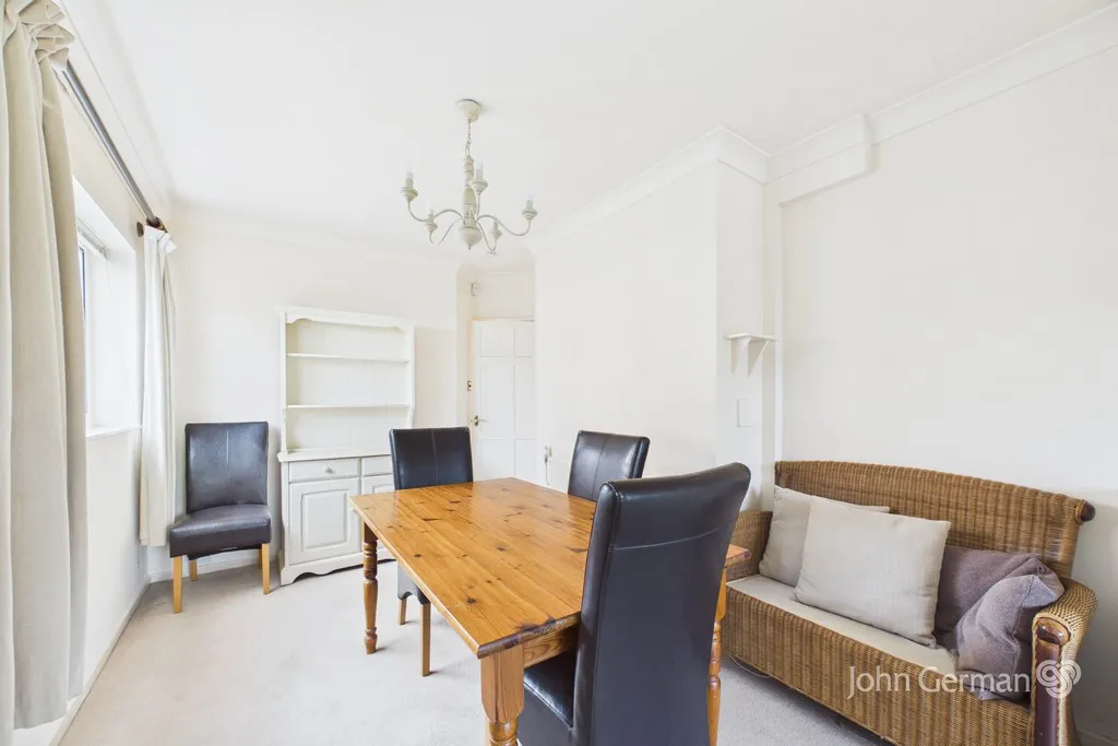 Lambourne Avenue, Ashbourne, photo 11
