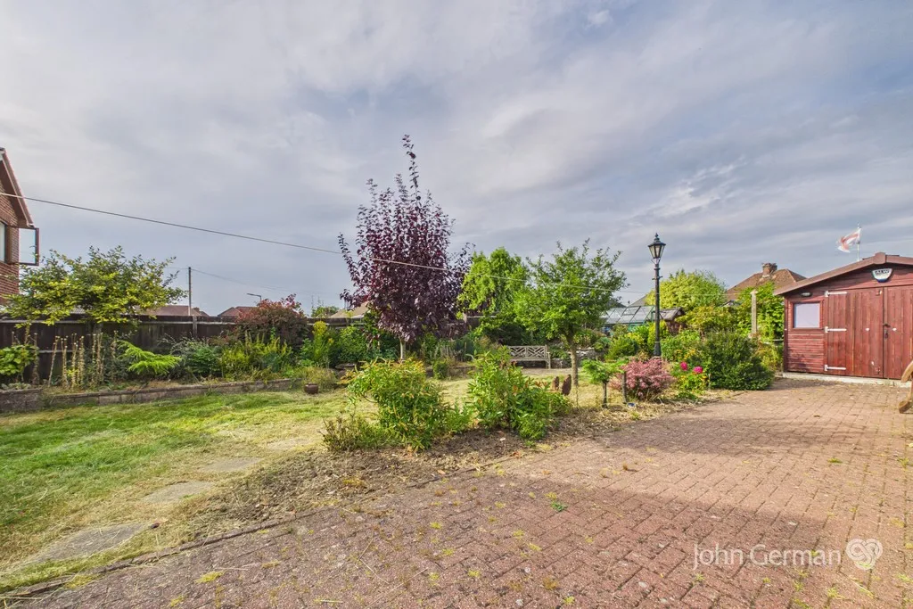 Lambourne Avenue, Ashbourne, photo 15