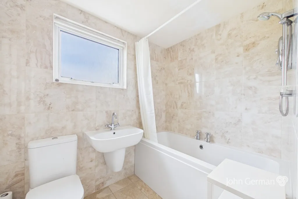 Lambourne Avenue, Ashbourne, photo 9