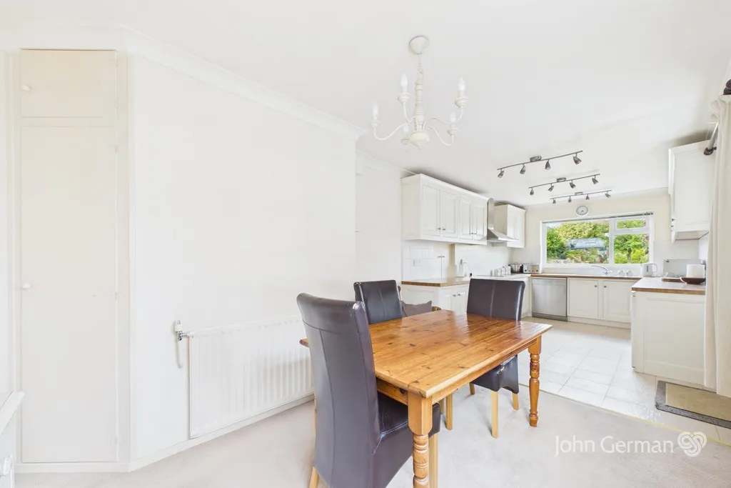 Lambourne Avenue, Ashbourne, photo 6