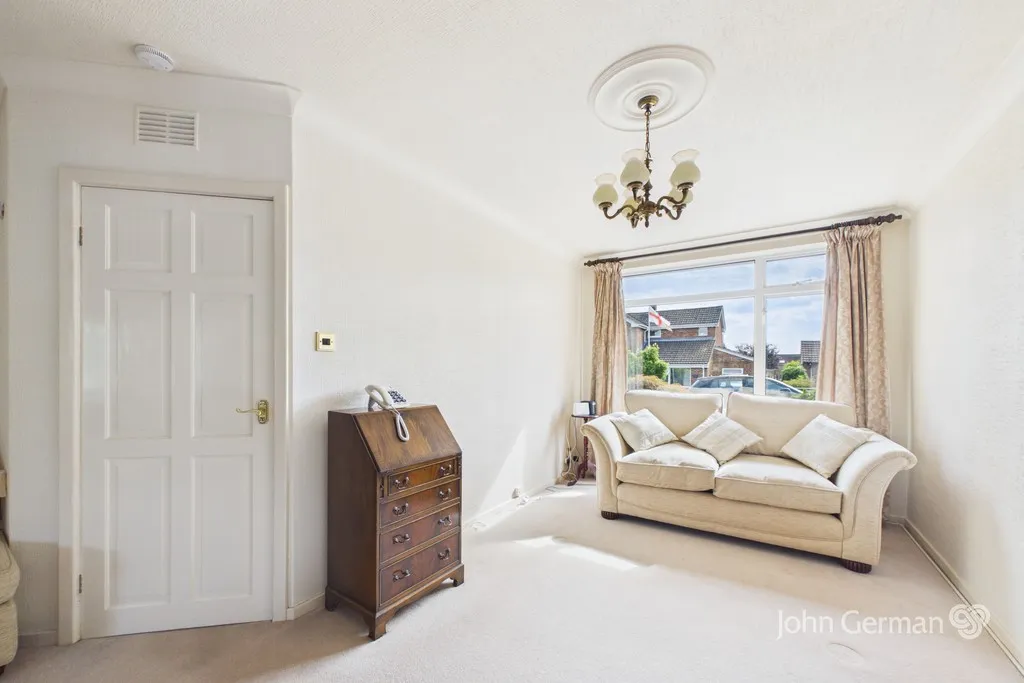 Lambourne Avenue, Ashbourne, photo 7