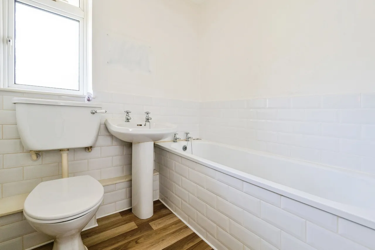 Victor Walk, Hornchurch, RM12, photo 10