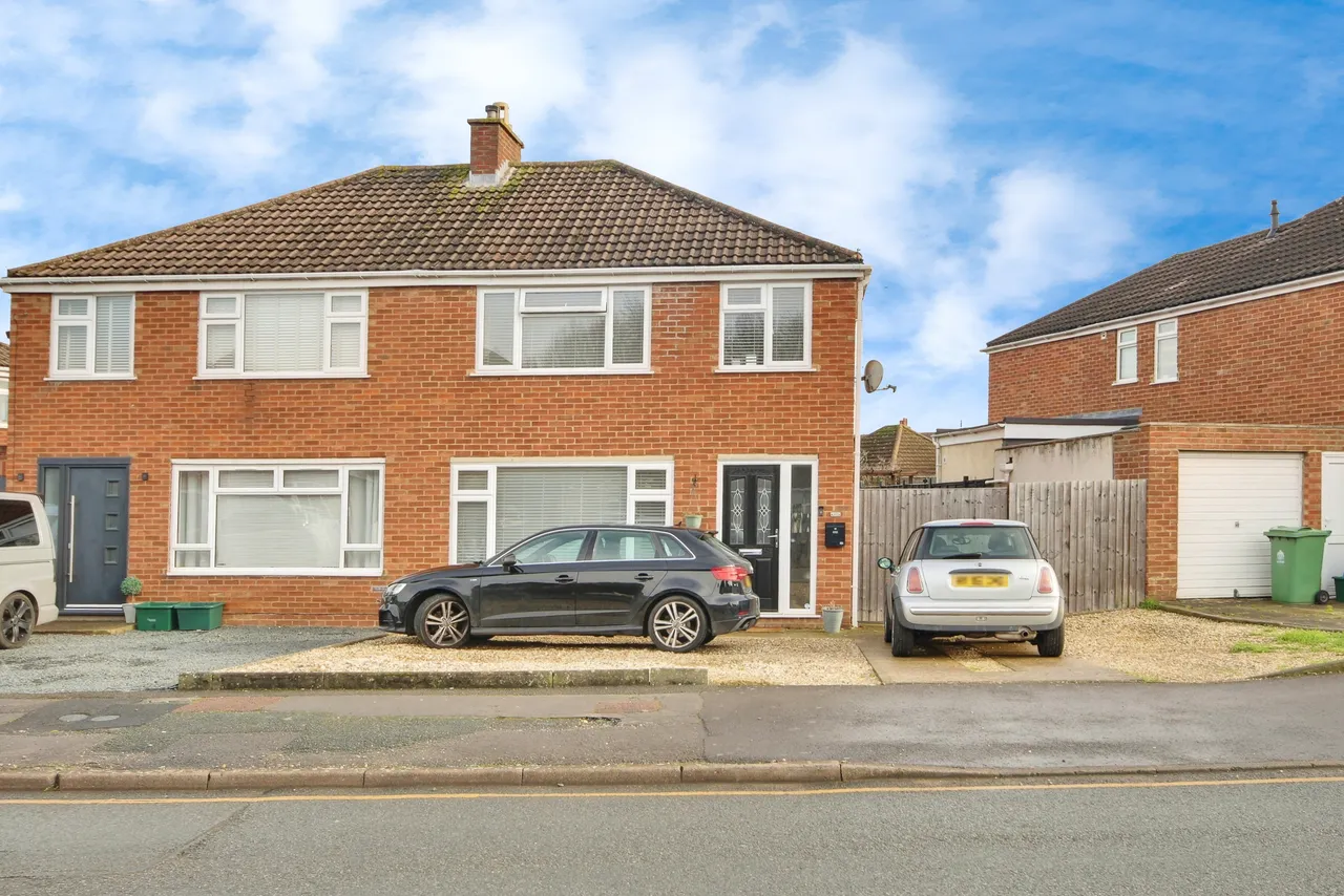 3 bed house for sale — Oxstalls Way, Longlevens, Gloucester, GL2