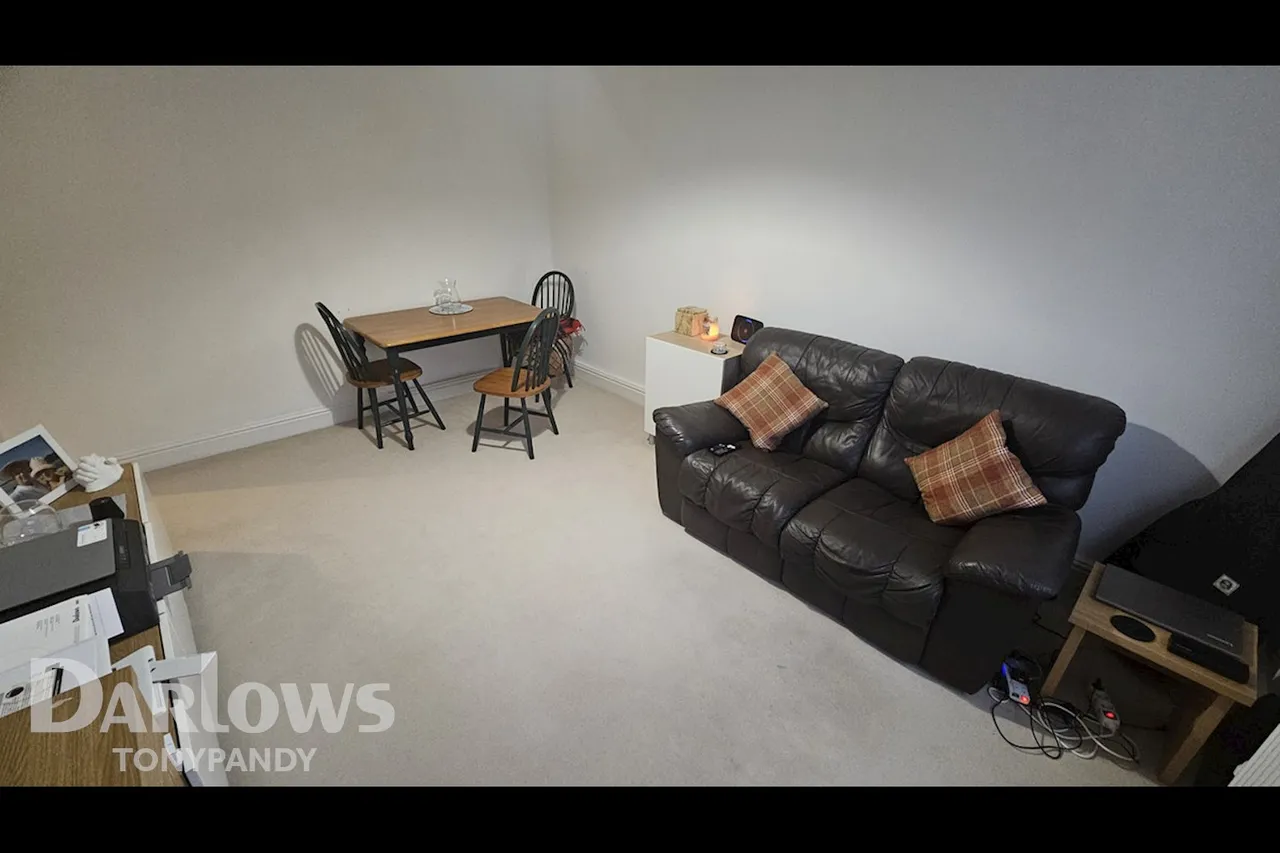 Wilson Place, Maerdy, CF43, photo 4