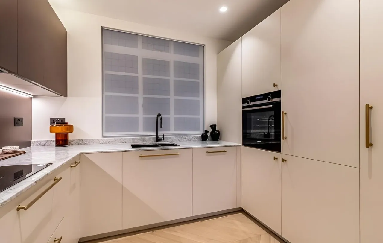 Portman Square, Marylebone, W1H, photo 13