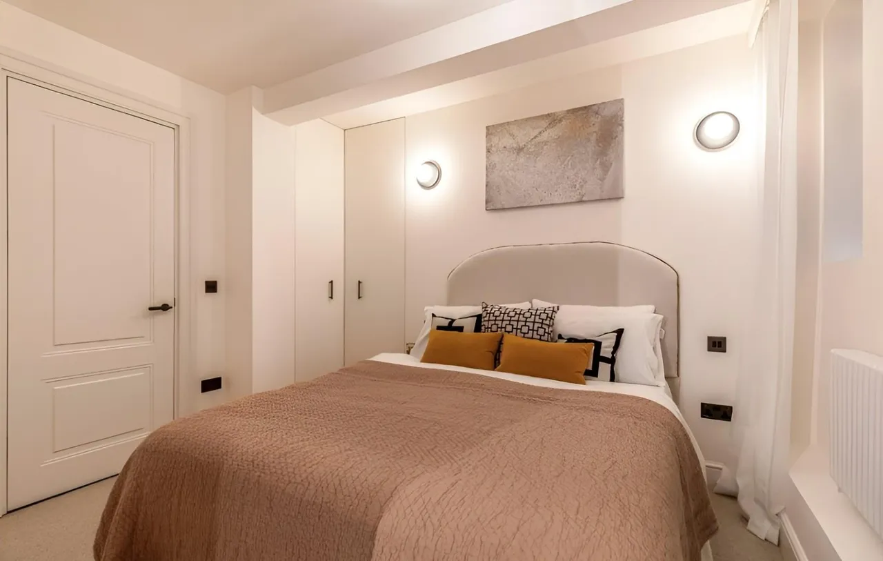 Portman Square, Marylebone, W1H, photo 18