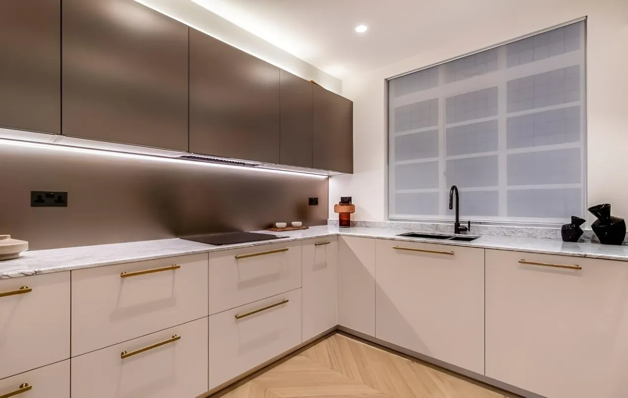 Portman Square, Marylebone, W1H, photo 12