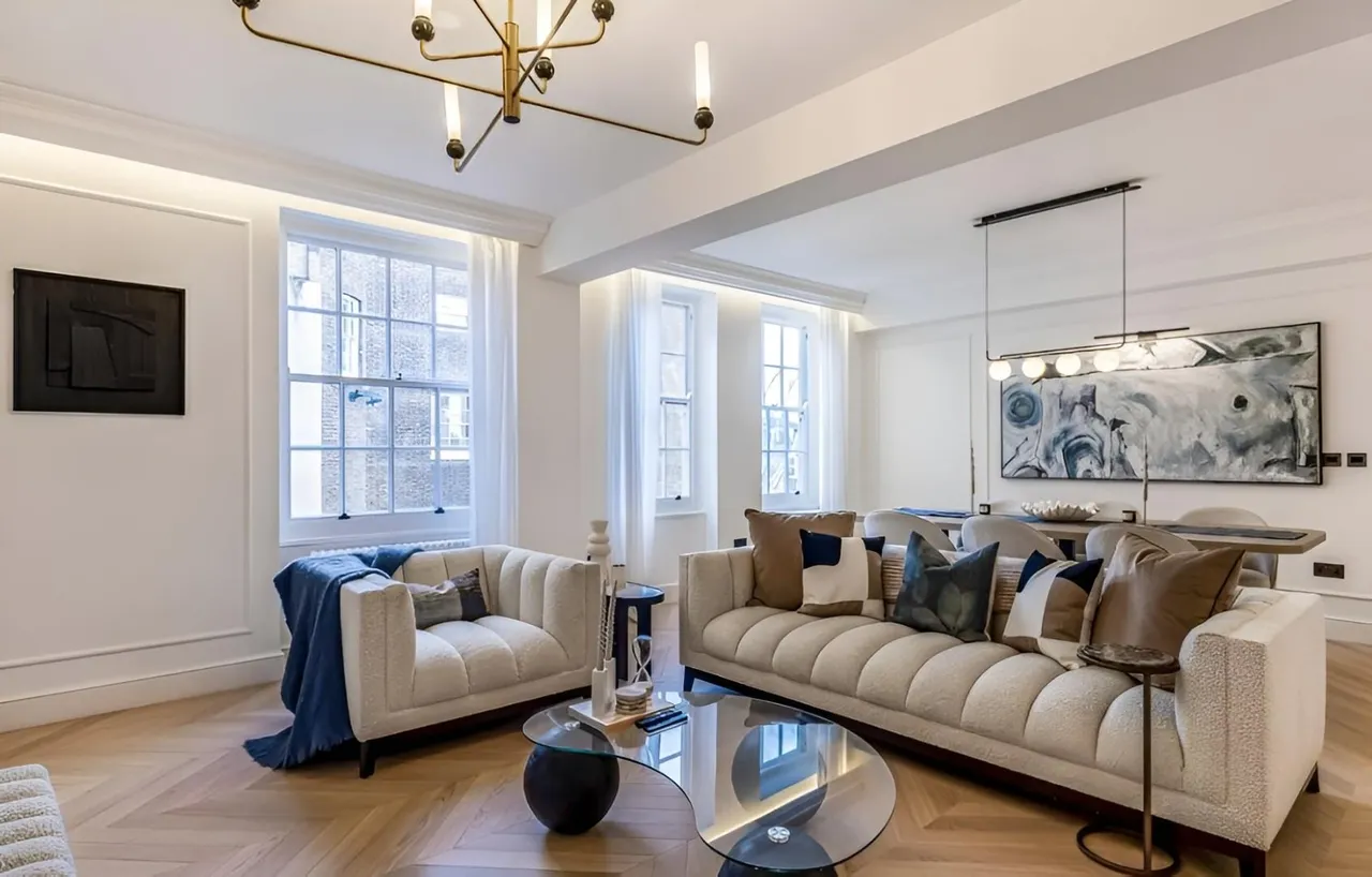 3 bed property for sale, Portman Square, Marylebone, W1H
