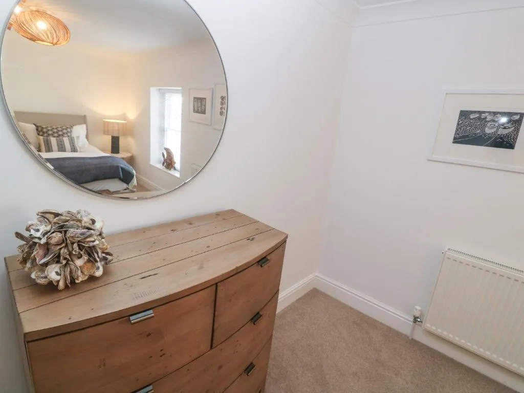 St Gluvias Street, Penryn, photo 7