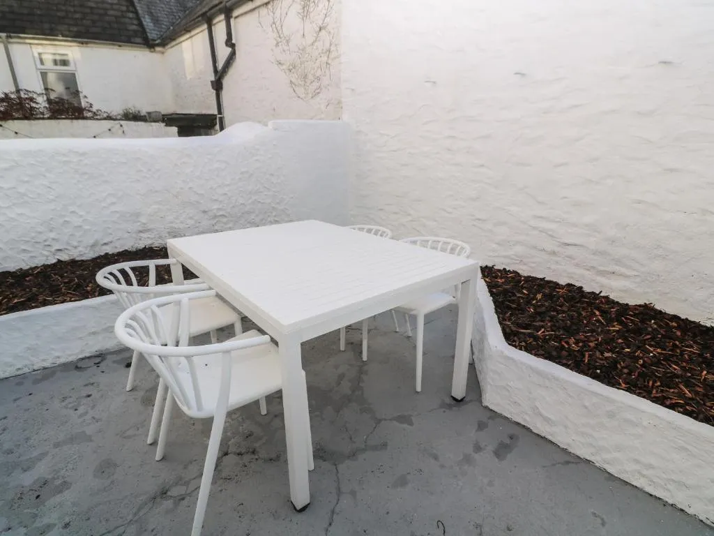 St Gluvias Street, Penryn, photo 10