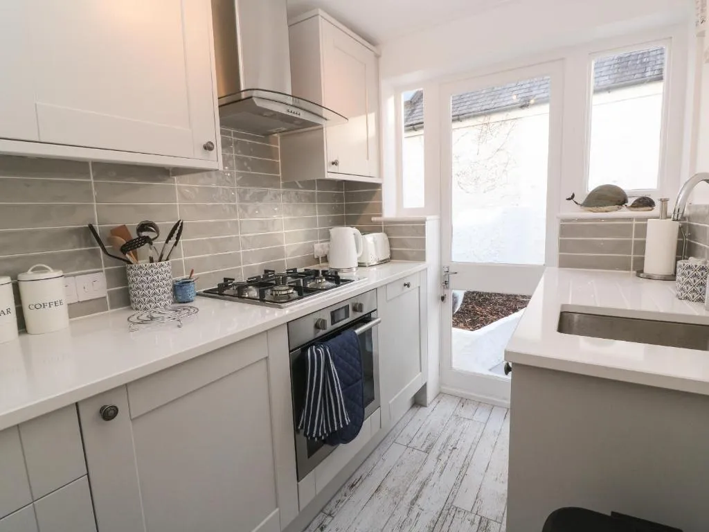 St Gluvias Street, Penryn, photo 4