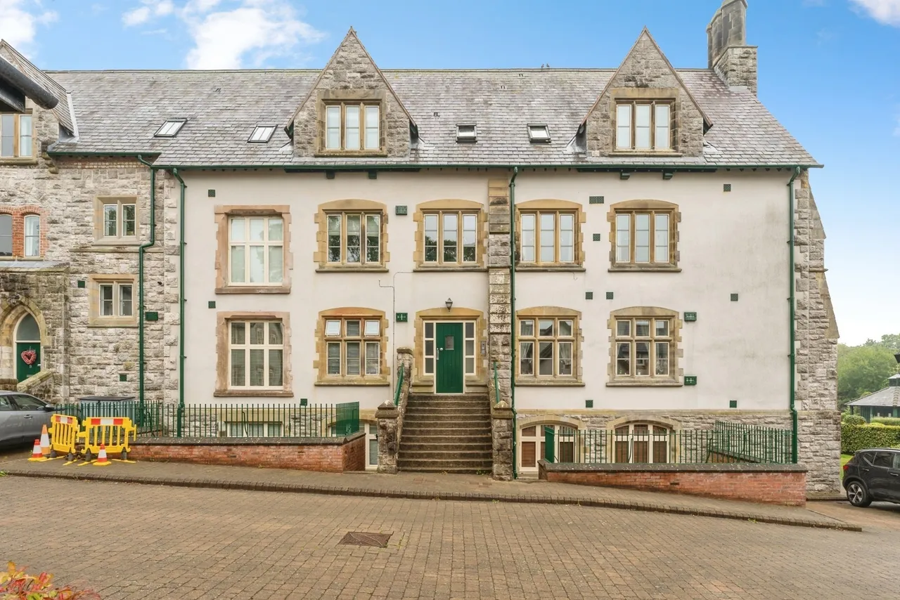 St. Clares Court, Pantasaph, CH8, photo 8