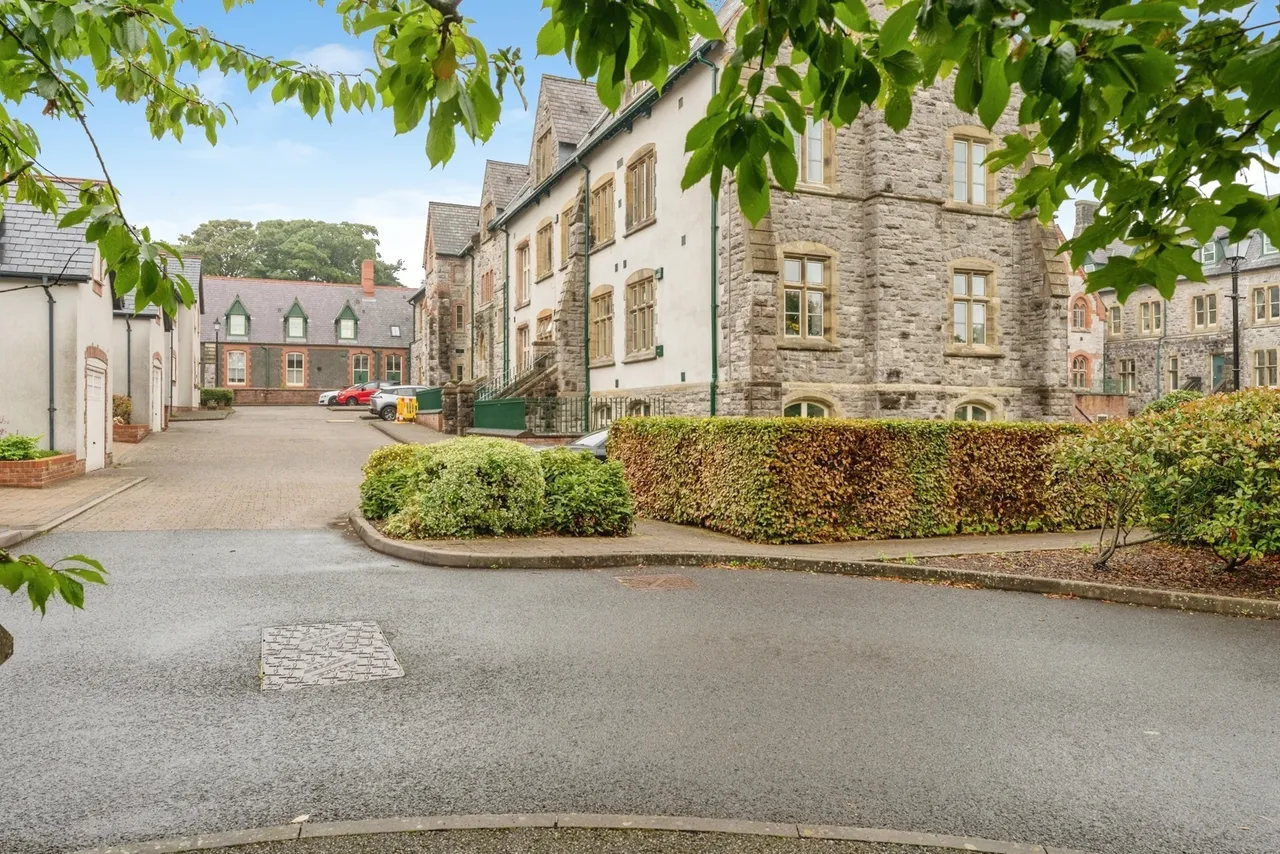 St. Clares Court, Pantasaph, CH8, photo 17