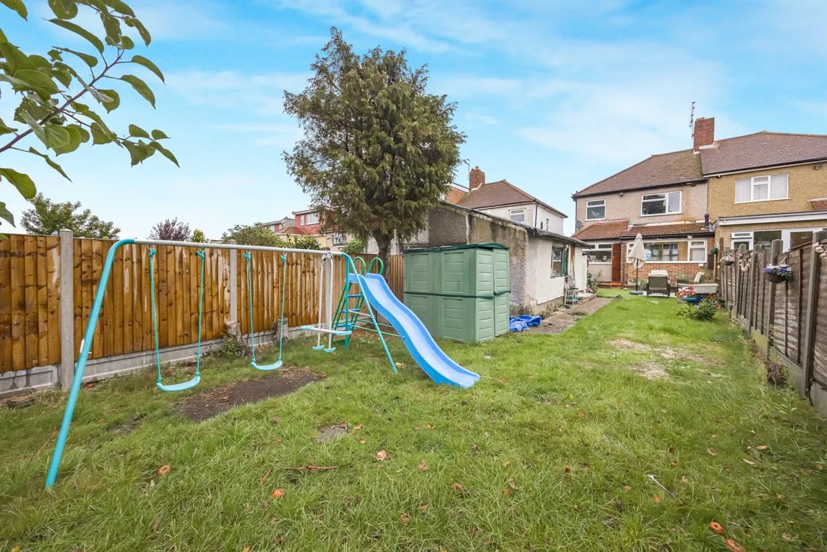 Kirkland Avenue, Ilford, IG5, photo 9
