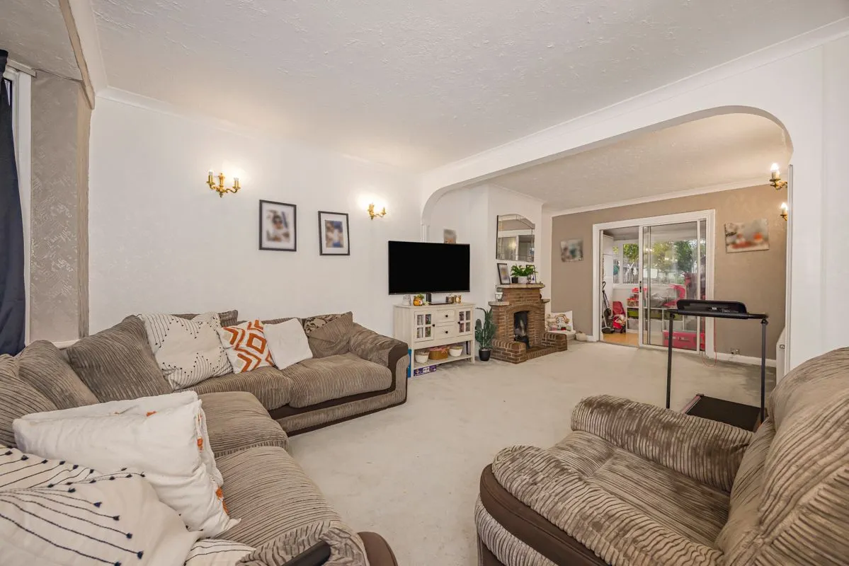 Kirkland Avenue, Ilford, IG5, photo 2
