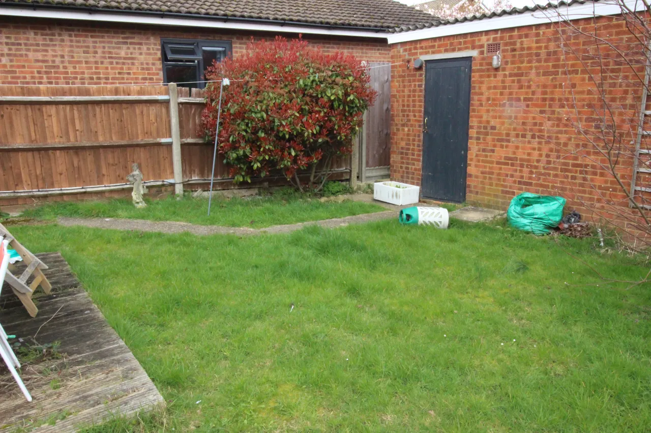 Larkspur Way, EPSOM, Surrey, Epsom, KT199LU, photo 7