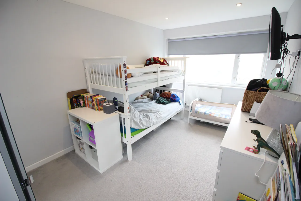 Larkspur Way, EPSOM, Surrey, Epsom, KT199LU, photo 4