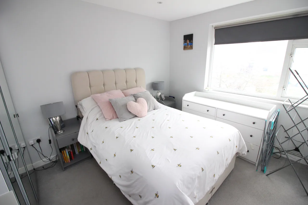 Larkspur Way, EPSOM, Surrey, Epsom, KT199LU, photo 5
