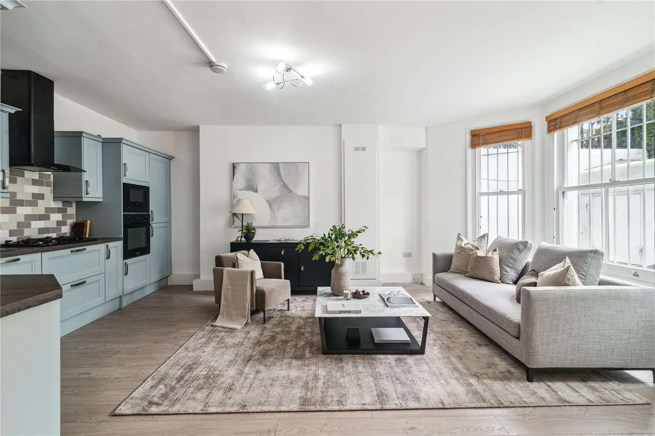 Sutherland Avenue, London, W9 2QR, photo 2