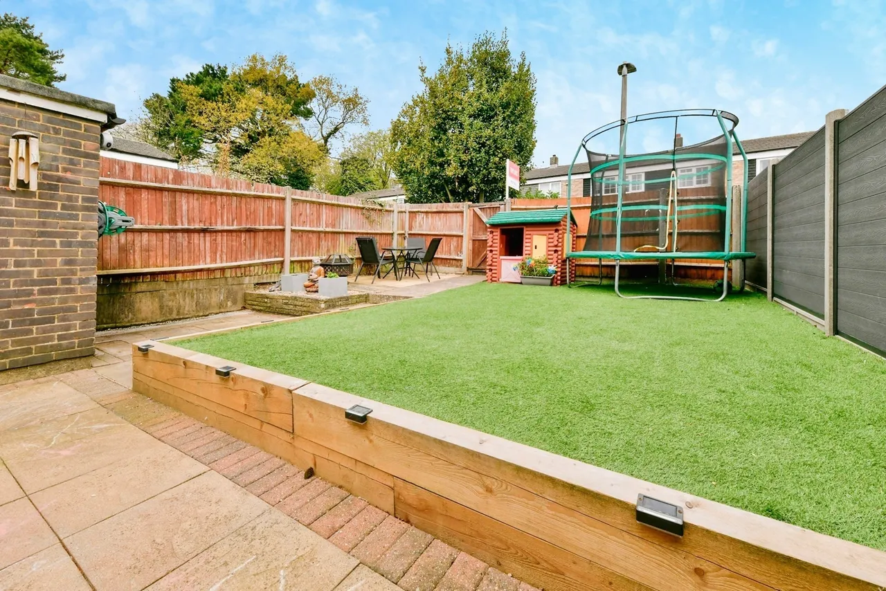 Vardon Road, STEVENAGE, Hertfordshire, SG1, photo 2