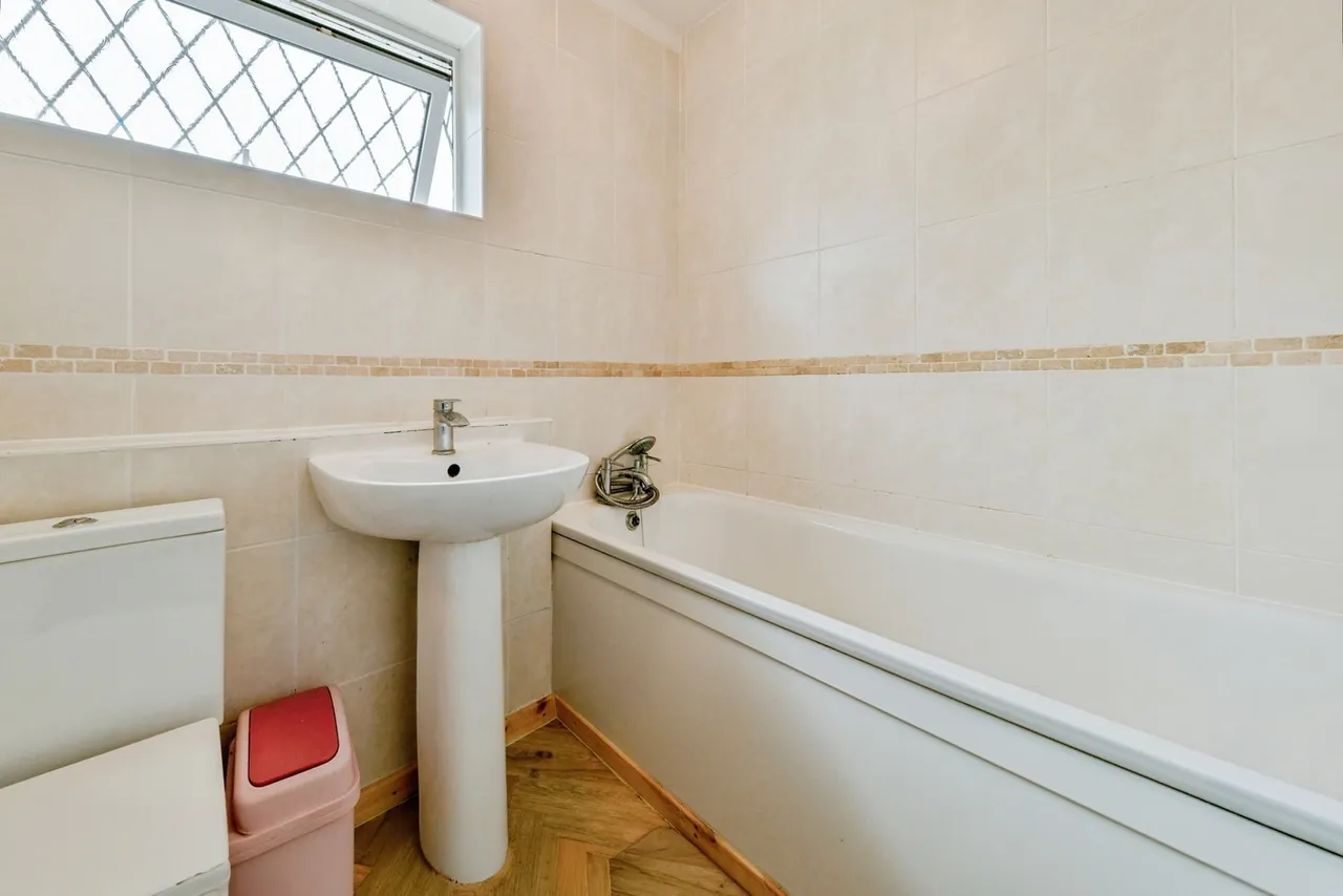 Vardon Road, STEVENAGE, Hertfordshire, SG1, photo 14