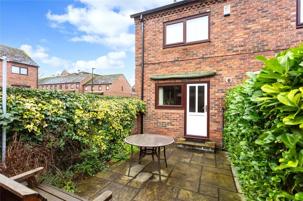 Fewster Way, York, North Yorkshire, YO10, photo 11