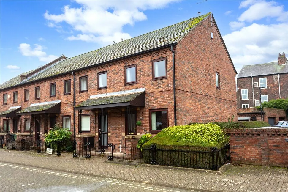2 bed house for sale — Fewster Way, York, North Yorkshire, YO10