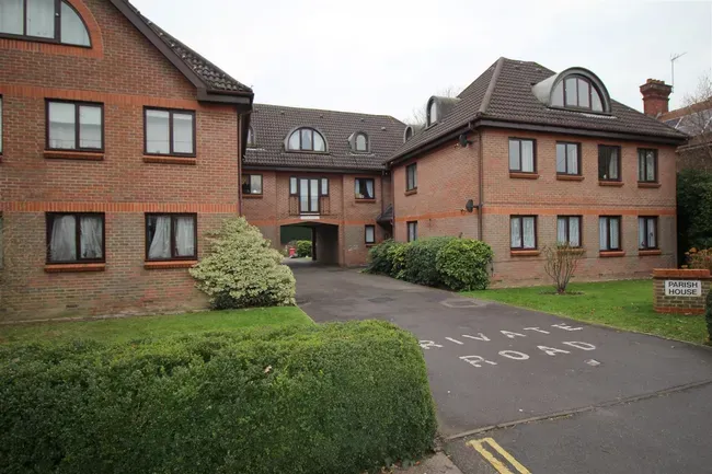 2 bed flat to rent — Parish House, Southgate