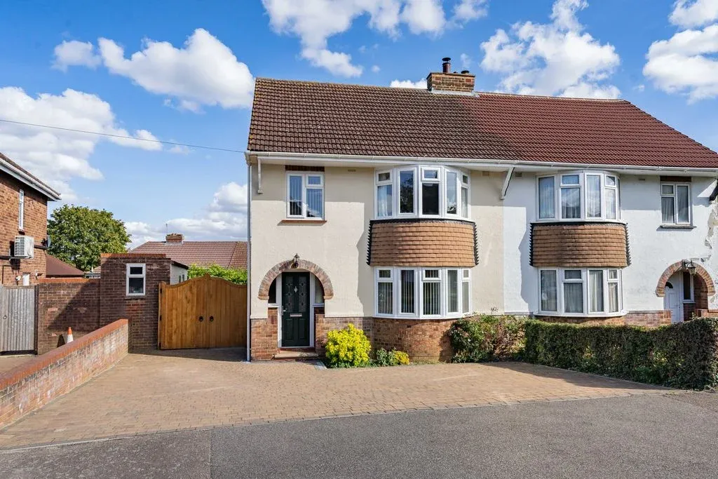 3 bed house for sale, Maple Grove, Bletchley, MK2