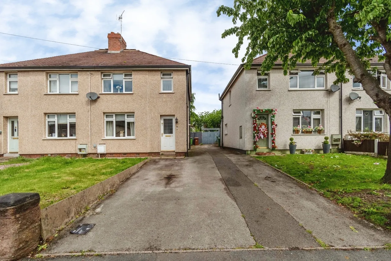 3 bed house for sale — Laburnum Avenue, Cannock, Staffordshire, WS11