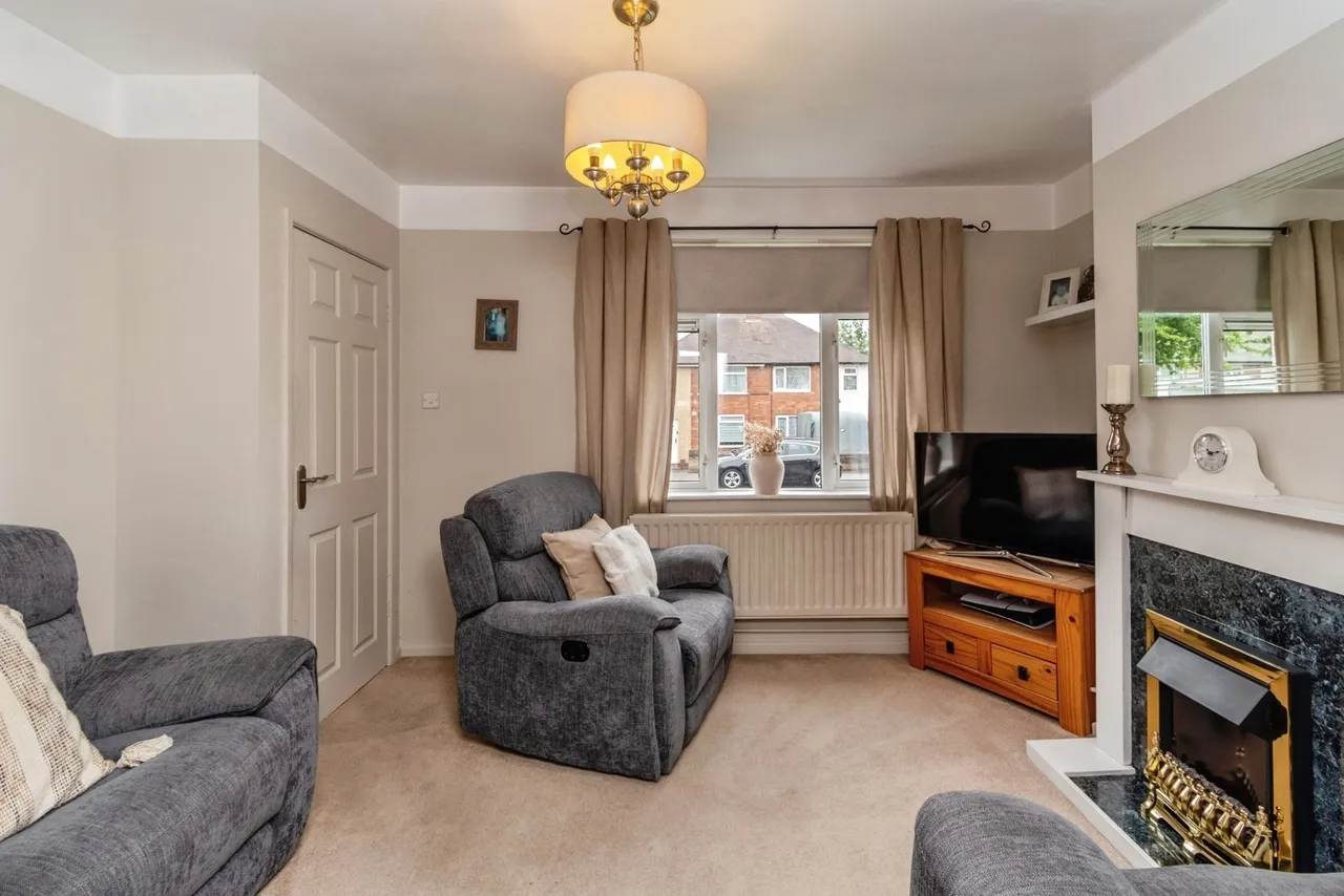 Laburnum Avenue, Cannock, Staffordshire, WS11, photo 2
