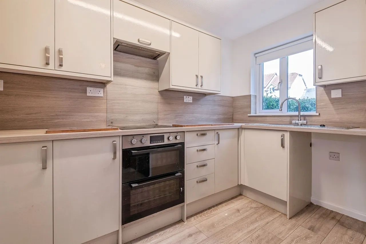 Wesley Close, Taunton, TA1, photo 3